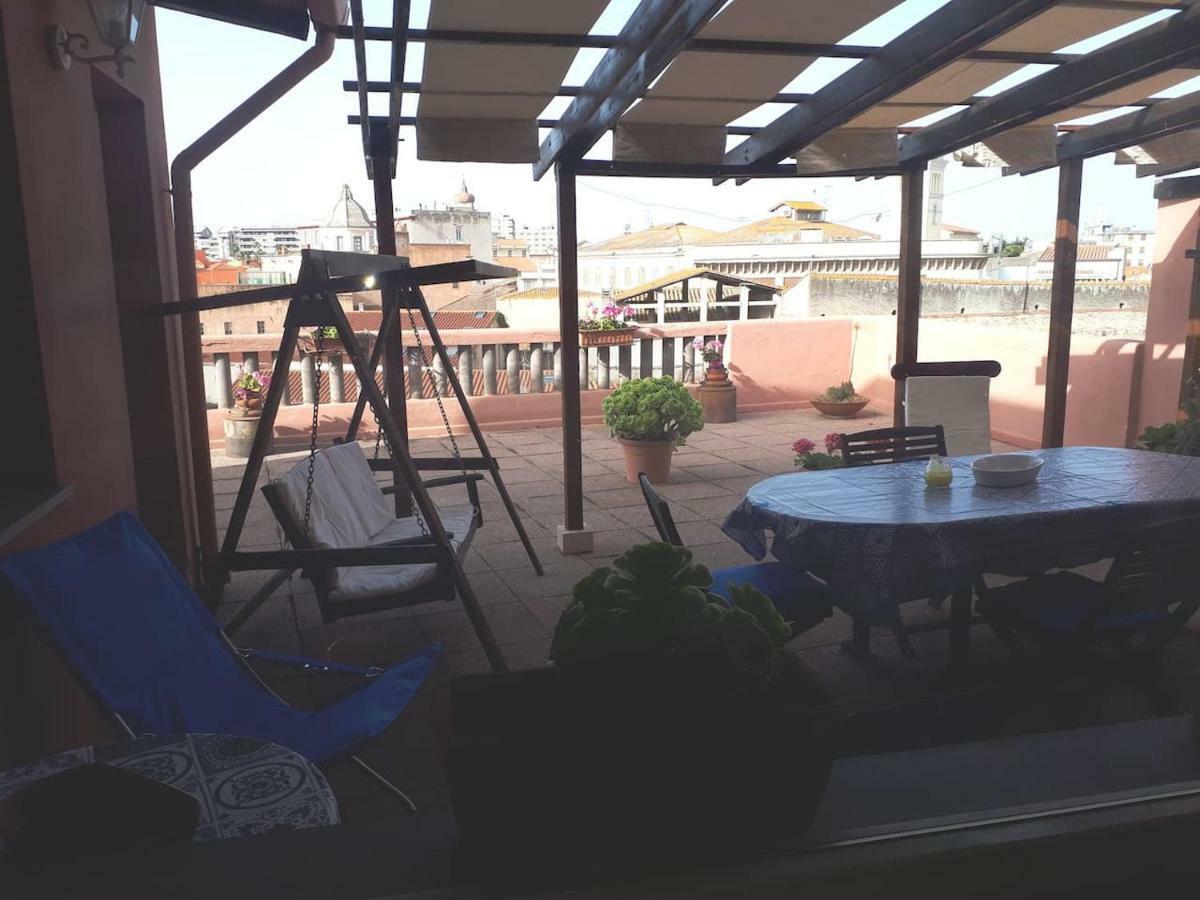 Attico In Centro Con Vista Della Torre - Cozy Penthouse Facing To The Tower Apartment Oristano Bagian luar foto